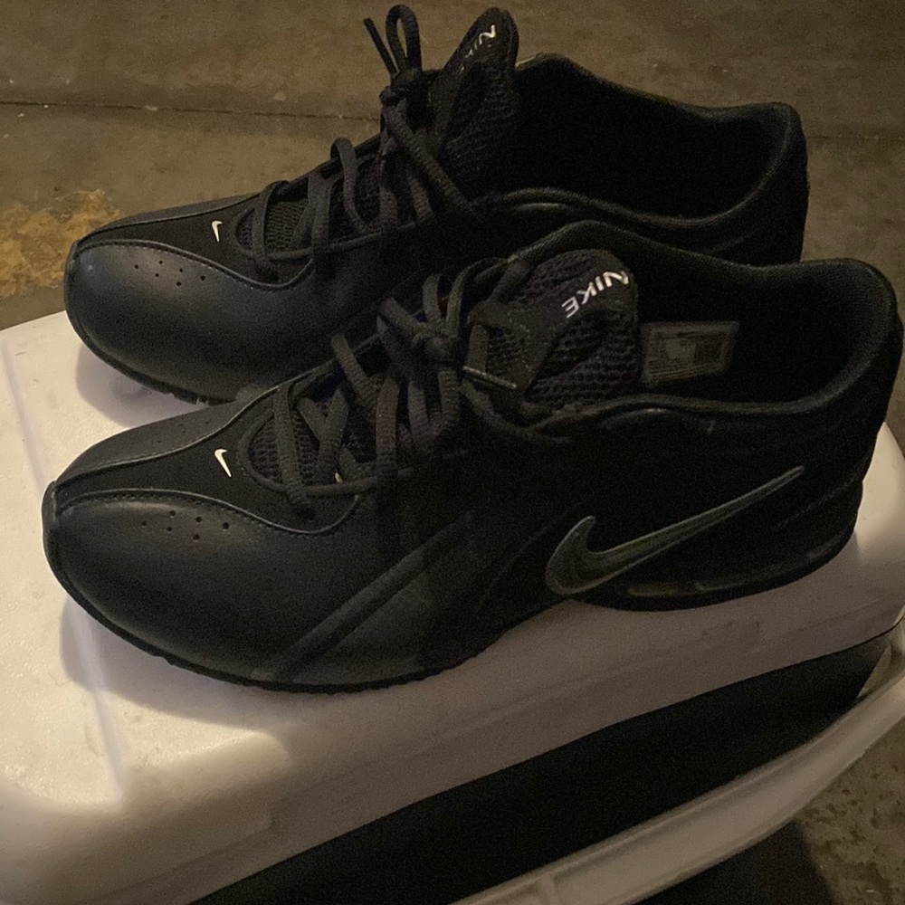 NEW!!! Mens NIKE REAX TR 3 Air Max Sneakers Size 10 Only Tried on In-Doors